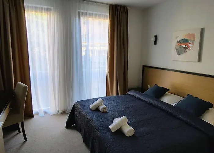 Modern 2Bdrm In 5* Resort & Pool